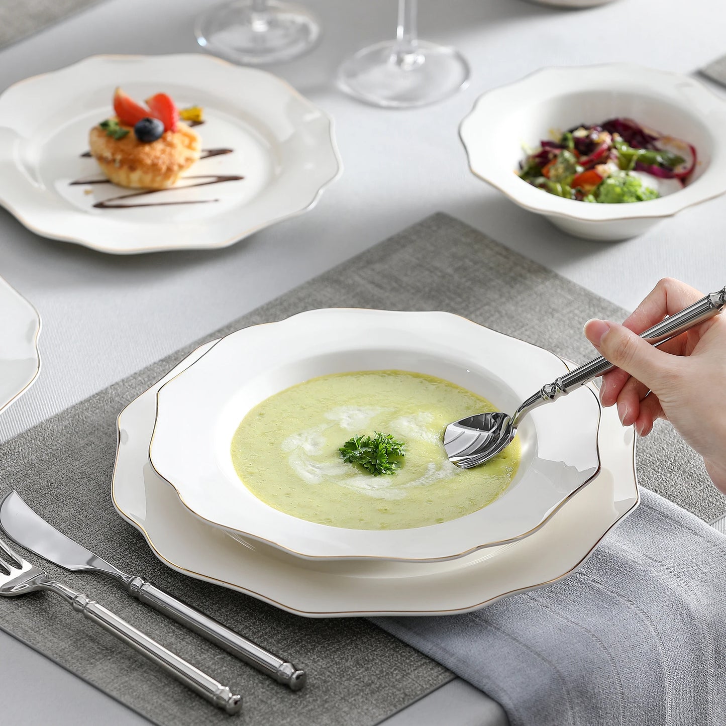 16/32-PC Golden Rim White Porcelain Tableware Set